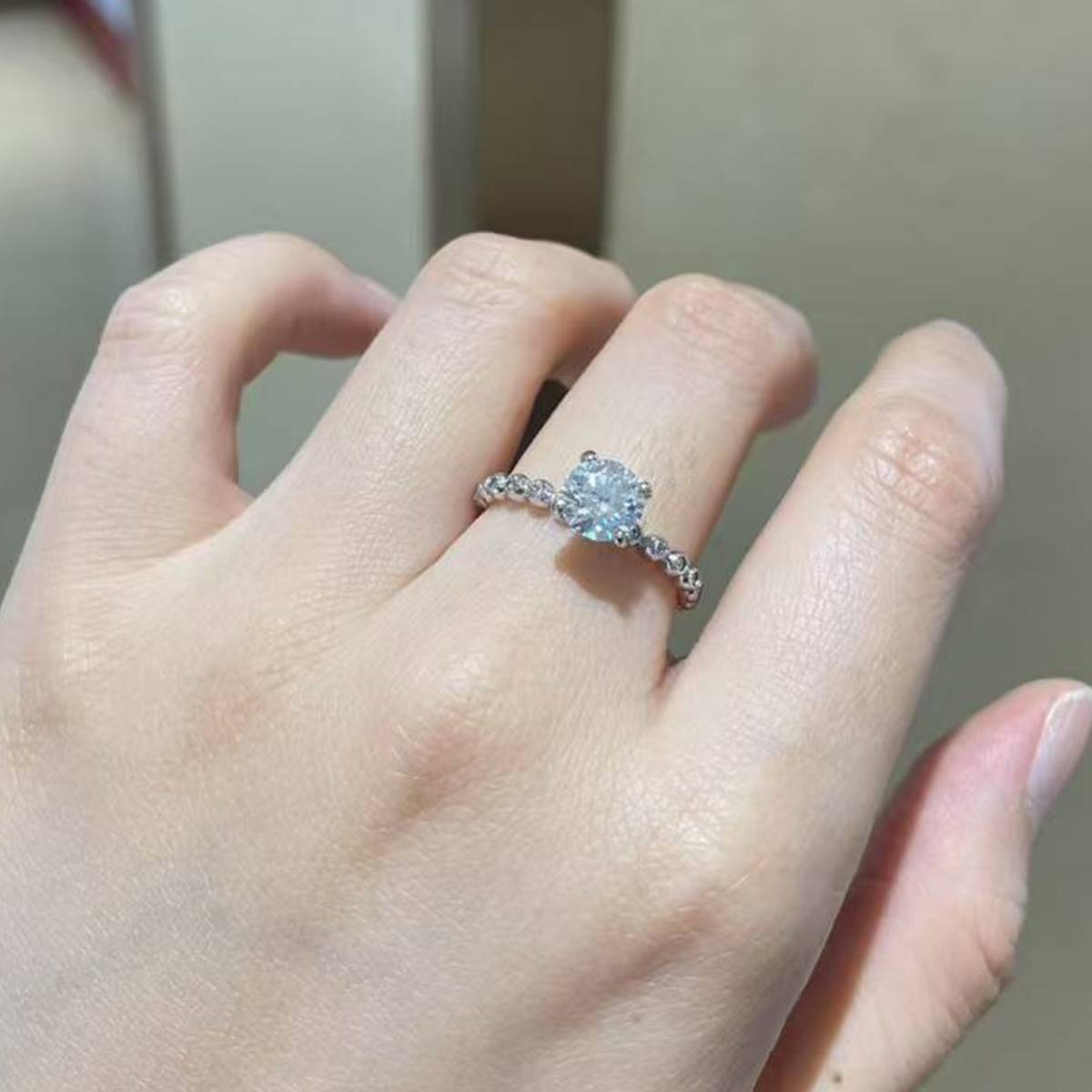 Four Claw Round Women's Ring S925 Silver Plated Platinum Customized Selection Main Stone Moissanite Diamond 1.0ct/Secondary Stone High Carbon Diamond